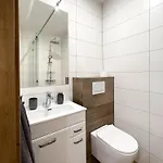 Daire Slow Mountain Family Base - Spacious 2br Apartment, 2 Bath, Sleeps 8 With Mountain View And Backyard In Liptov