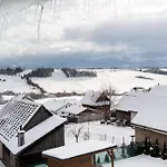 Daire Slow Mountain Family Base - Spacious 2br Apartment, 2 Bath, Sleeps 8 With Mountain View And Backyard In Liptov Liptovská Kokava