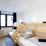Slow Mountain Family Base - Spacious 2br Apartment, 2 Bath, Sleeps 8 With Mountain View And Backyard In Liptov Daire *