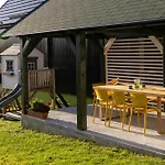 Slow Mountain Family Base - Spacious 2br Apartment, 2 Bath, Sleeps 8 With Mountain View And Backyard In Liptov Daire Liptovská Kokava
