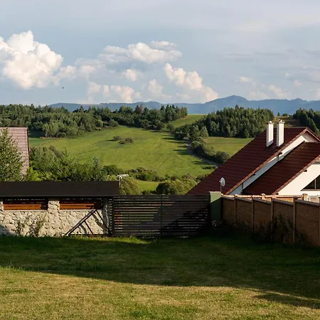 Slow Mountain Family Base - Spacious 2Br, 2 Bath, Sleeps 8 With Mountain View And Backyard In Liptov *