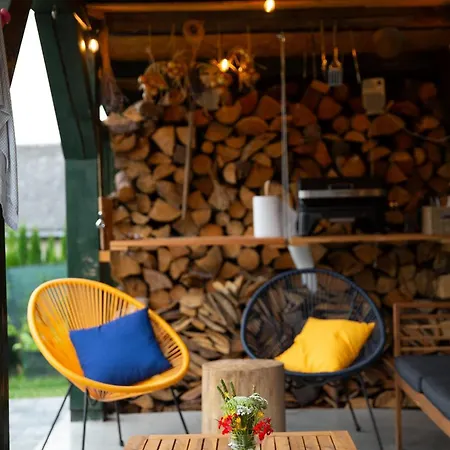 아파트 Slow Mountain Family Base - Spacious 2br Apartment, 2 Bath, Sleeps 8 With Mountain View And Backyard In Liptov Liptovská Kokava