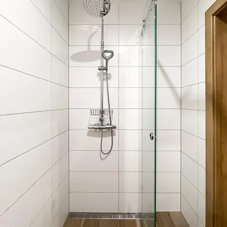 아파트 Slow Mountain Family Base - Spacious 2br Apartment, 2 Bath, Sleeps 8 With Mountain View And Backyard In Liptov Liptovská Kokava