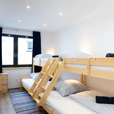 Slow Mountain Family Base - Spacious 2br Apartment, 2 Bath, Sleeps 8 With Mountain View And Backyard In Liptov 아파트 *