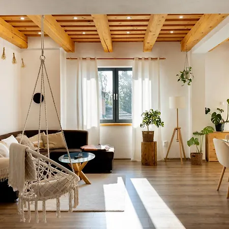 아파트 Cool Mountain Escape - Ac - Summer Cinema - 2br Family - Garden - Liptov