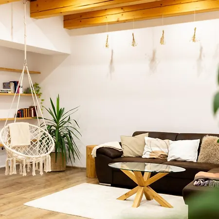 Slow Mountain Family Base - Spacious 2Br, 2 Bath, Sleeps 8 With Mountain View And Backyard In Liptov