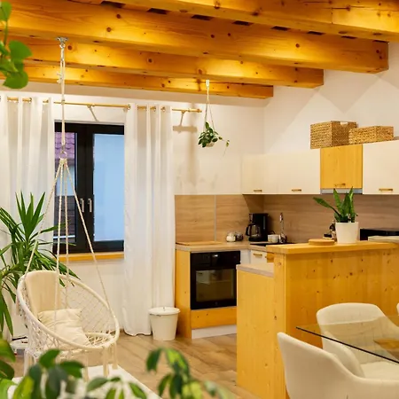 아파트 Cool Mountain Escape - Ac - Summer Cinema - 2br Family - Garden - Liptov Liptovská Kokava