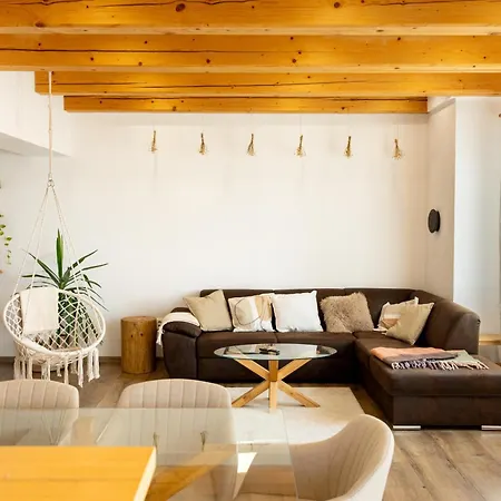 Slow Mountain Family Base - Spacious 2Br, 2 Bath, Sleeps 8 With Mountain View And Backyard In Liptov * Liptovská Kokava