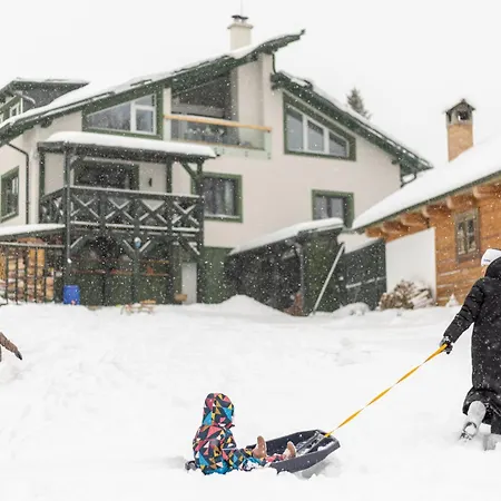 Slow Mountain Family Base - Spacious 2Br, 2 Bath, Sleeps 8 With Mountain View And Backyard In Liptov Appartamento