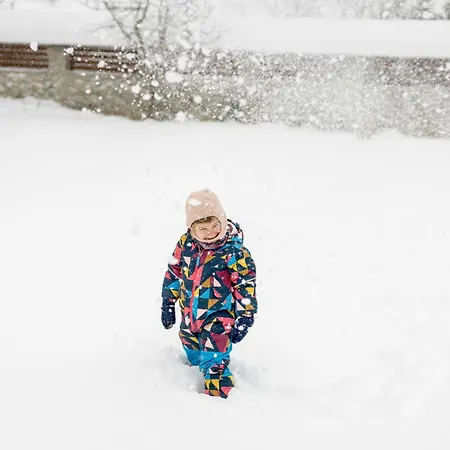 Slow Mountain Family Base - Spacious 2Br, 2 Bath, Sleeps 8 With Mountain View And Backyard In Liptov Appartamento *