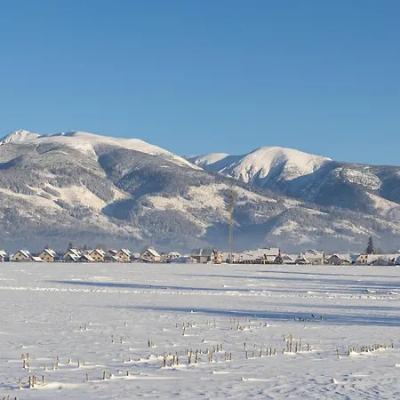 アパート Slow Mountain Family Base - Spacious 2br, 2 Bath, Sleeps 8 With Mountain View And Backyard In Liptov