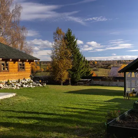 Slow Mountain Family Base - Spacious 2Br, 2 Bath, Sleeps 8 With Mountain View And Backyard In Liptov * Liptovská Kokava