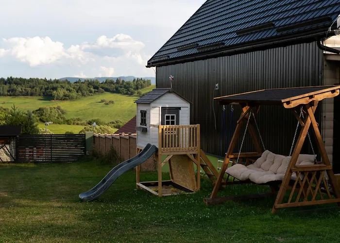 Slow Mountain Family Base - Spacious 2br Apartment, 2 Bath, Sleeps 8 With Mountain View And Backyard In Liptov 公寓