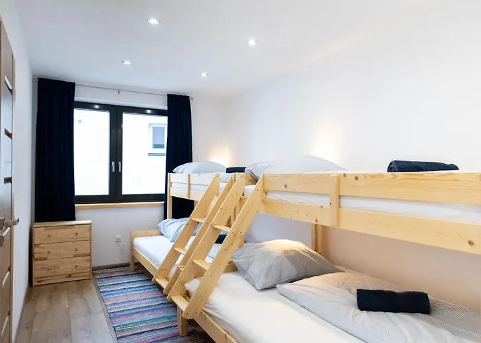 Slow Mountain Family Base - Spacious 2br Apartment, 2 Bath, Sleeps 8 With Mountain View And Backyard In Liptov 公寓 *