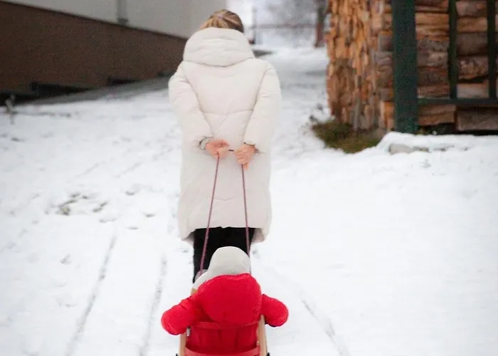 Slow Mountain Family Base - Spacious 2br, 2 Bath, Sleeps 8 With Mountain View And Backyard In Liptov شقة