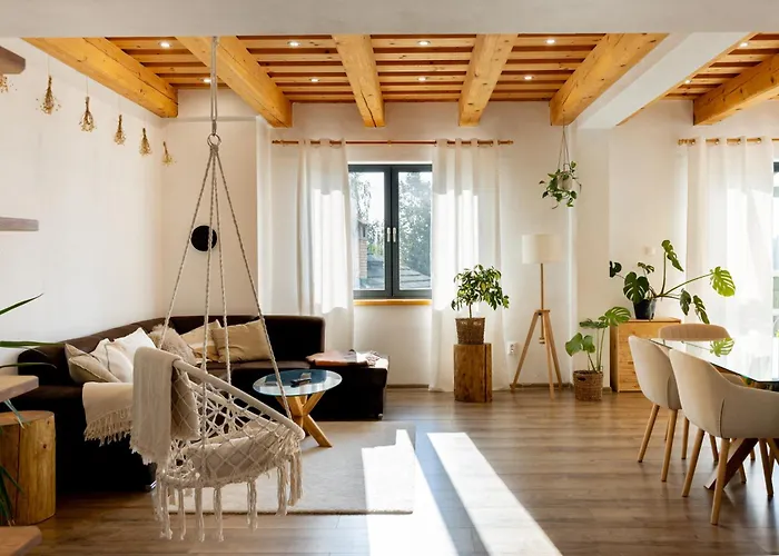 شقة Slow Mountain Family Base - Spacious 2br, 2 Bath, Sleeps 8 With Mountain View And Backyard In Liptov