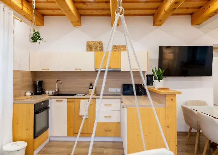 Slow Mountain Family Base - Spacious 2br Apartment, 2 Bath, Sleeps 8 With Mountain View And Backyard In Liptov Liptovská Kokava