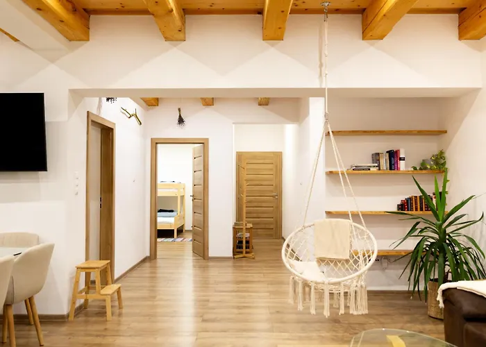 Slow Mountain Family Base - Spacious 2br Apartment, 2 Bath, Sleeps 8 With Mountain View And Backyard In Liptov 公寓 Liptovská Kokava