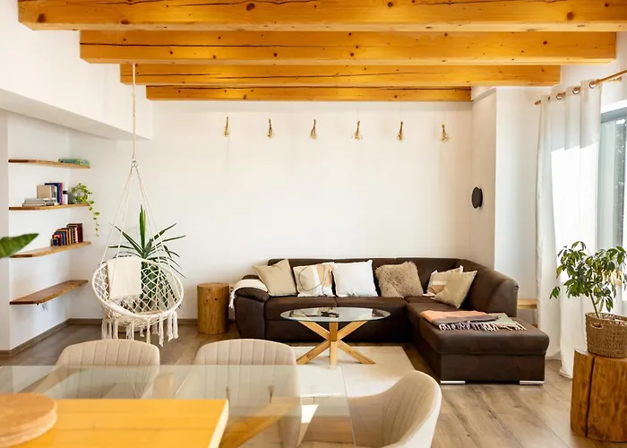Slow Mountain Family Base - Spacious 2br Apartment, 2 Bath, Sleeps 8 With Mountain View And Backyard In Liptov * Liptovská Kokava