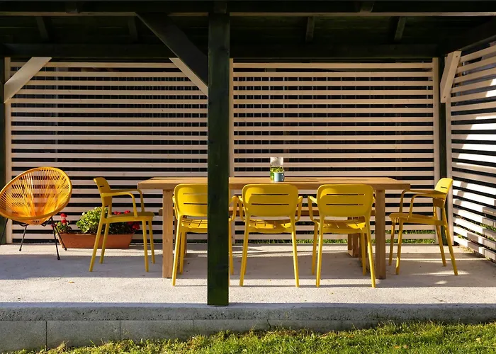 شقة Slow Mountain Family Base - Spacious 2br, 2 Bath, Sleeps 8 With Mountain View And Backyard In Liptov *